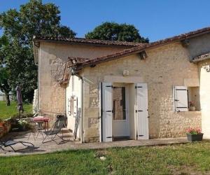 Photo Gite avec terrasse au calme pour les curistes de Jonzac